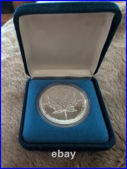 1993 Canada Maple Leaf. 9999 Silver 1 oz $5 Coin With Box