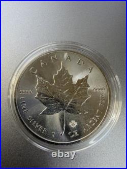 2015 Canada. 9999 Silver Maple Leaf $5 Coin, Elizabeth II in an air tite capsule