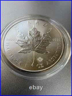 2015 Canada. 9999 Silver Maple Leaf $5 Coin, Elizabeth II in an air tite capsule