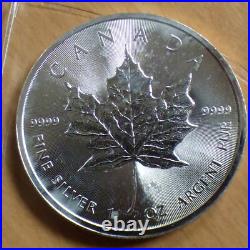 Canada $5 Maple Leaf 2014 silver 99.99% 1 oz silver coin, within a zip (silver)