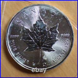 Canada $5 Maple Leaf 2014 silver 99.99% 1 oz silver coin, within a zip (silver)